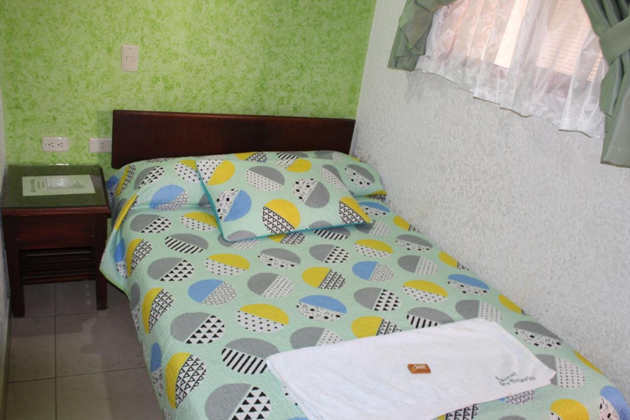 Hostal Isla Senorial San Gil Zewnętrze zdjęcie