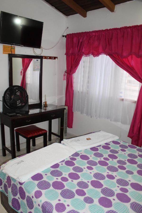 Hostal Isla Senorial San Gil Zewnętrze zdjęcie